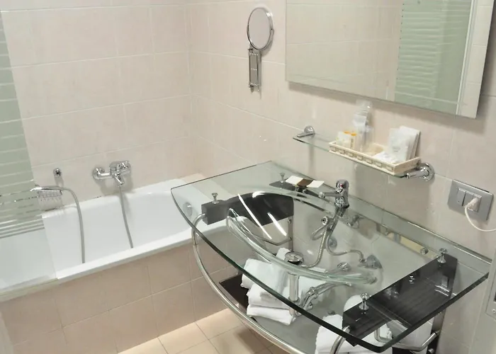 Pirandello Otel 3*